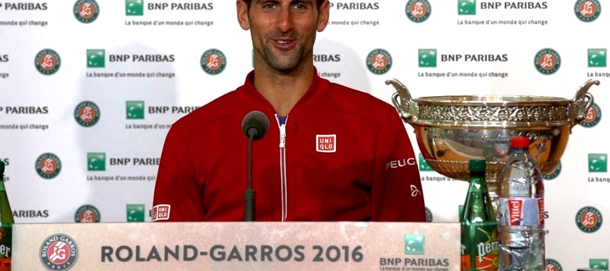 Novak Djokovic lascia Uniqlo e passa a Lacoste