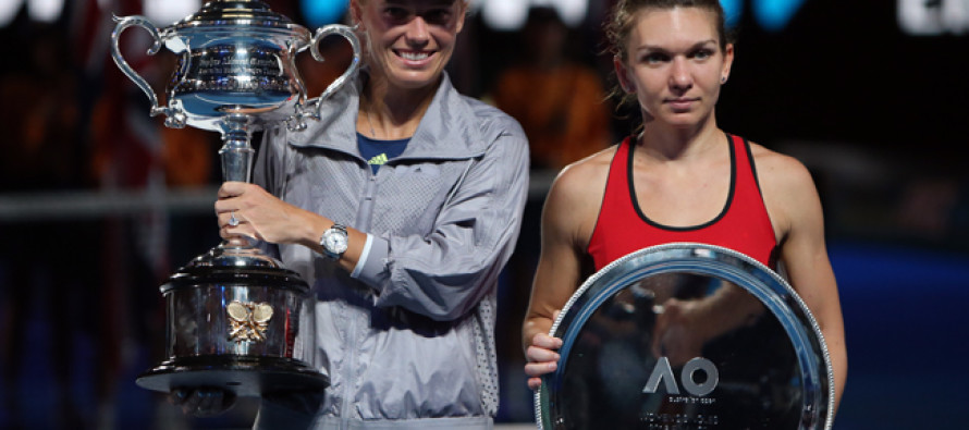 AUS OPEN : Caroline Wozniacki regina d’Australia, Halep cede al terzo