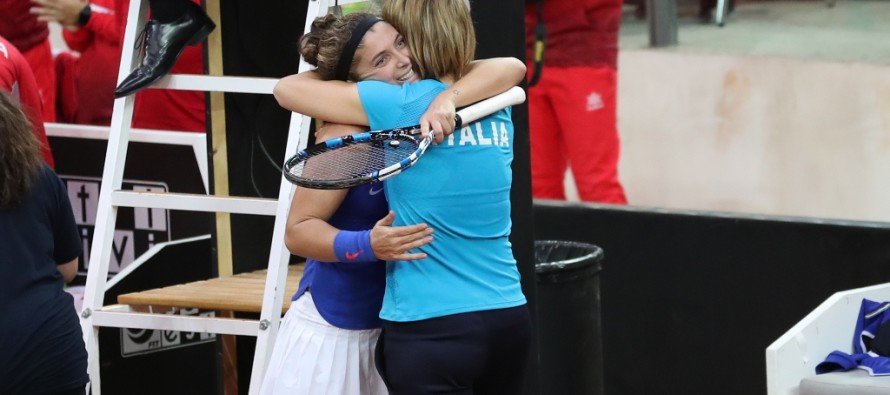 FedCup Italia-Spagna 1-1 : Sara Errani annienta la Arruabarrena e conquista il punto del pareggio